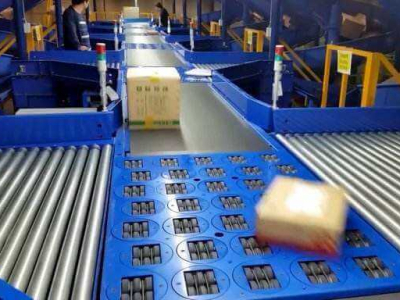 直线摆轮斜分拣线